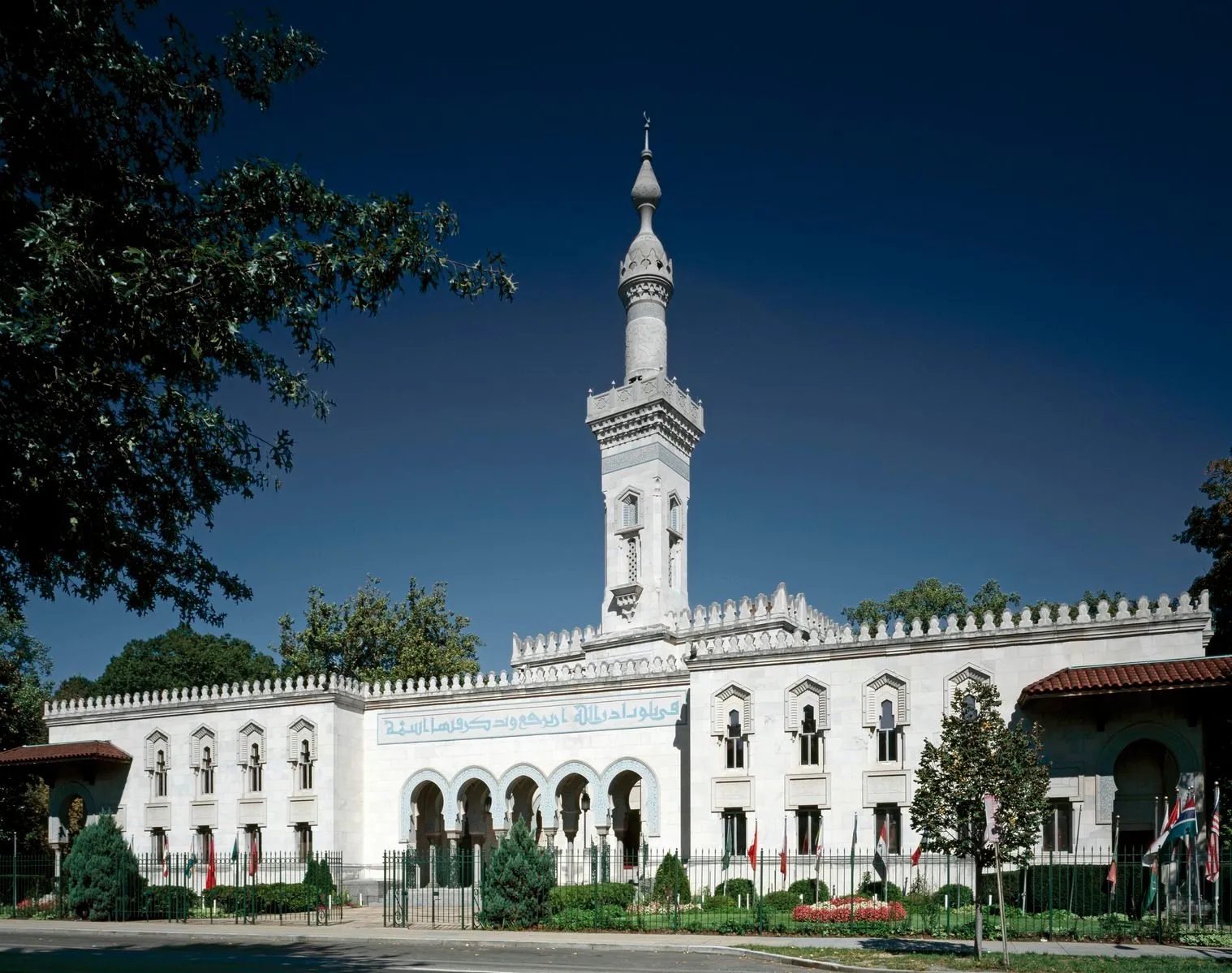 Figure 9. Islamic Center of Washington DC, Washington DC, (Courtesy Carol M. Highsmith [public domain], via Wikimedia Commons)